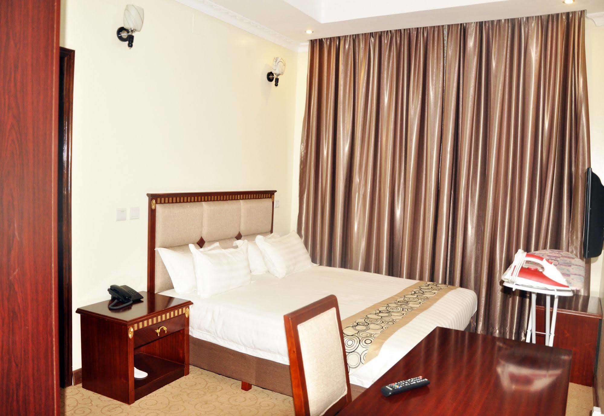 Great Seasons Hotel Kigali Extérieur photo